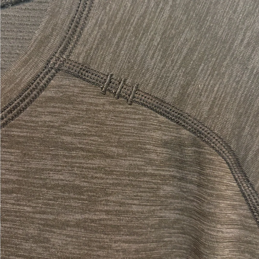 lululemon athletica Charcoal Long Sleeve Tee - Picture 3 of 5